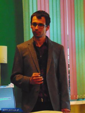 To on obciął kobiecie głowę i podpalił ciało? Policja szuka Kajetana P.