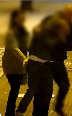 [VIDEO] Monitoring bezwzględny dla przestępców. Okradła kolegę, z którym się bawiła