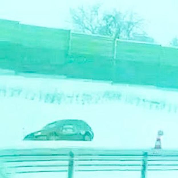 Szok na A1 Toruń-Gdańsk! Odśnieżają parking, nie autostradę. Auta wyrzuca na pobocza!