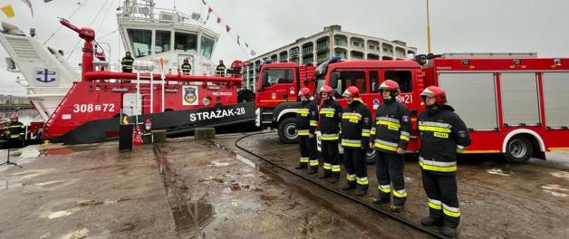 Strażak-28 uroczyście przyjęty do służby