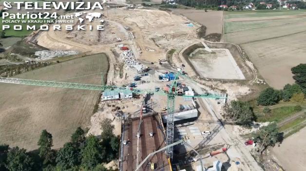 [VIDEO] Betonowanie estakady nad Radunią w toku